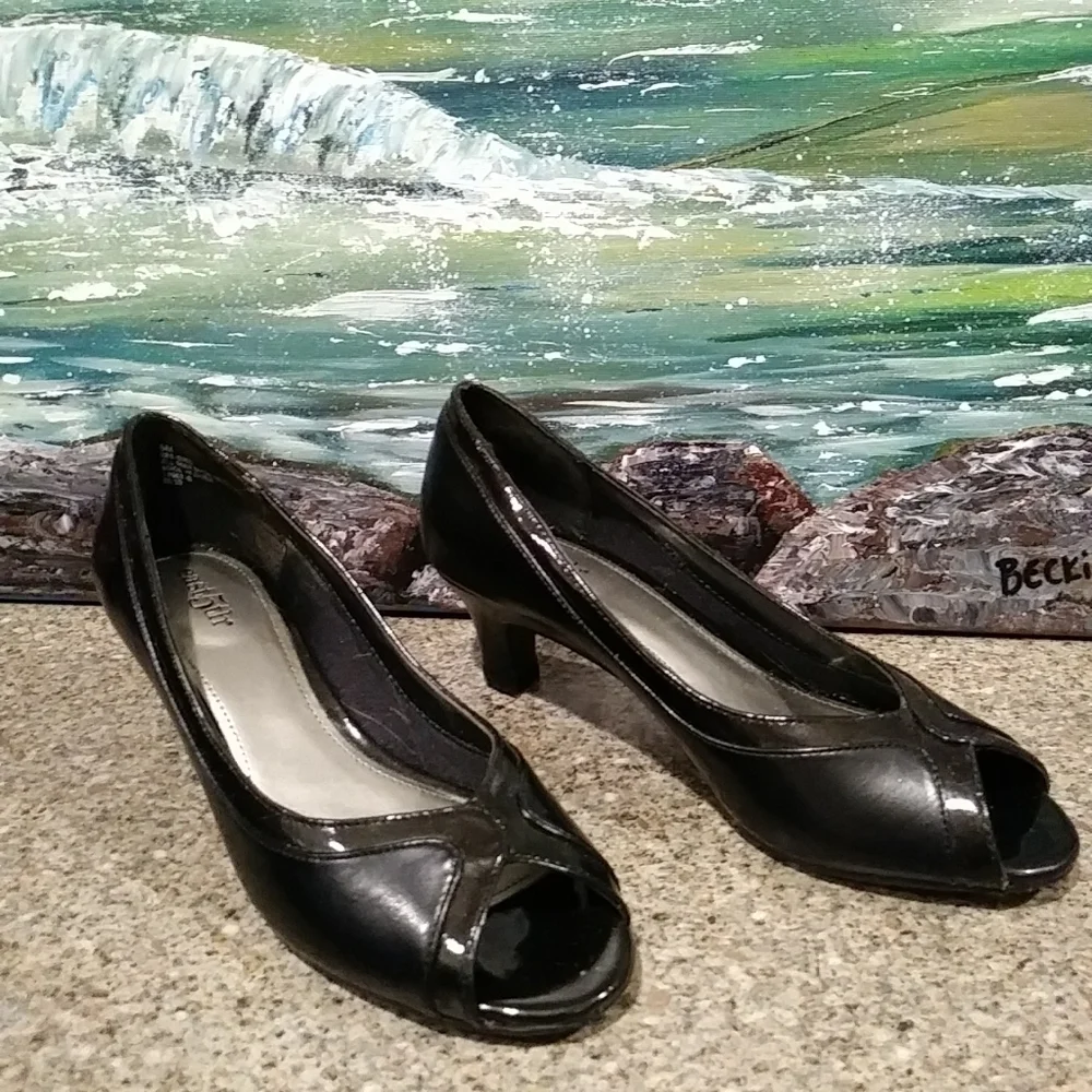East 5th heel size 5 black